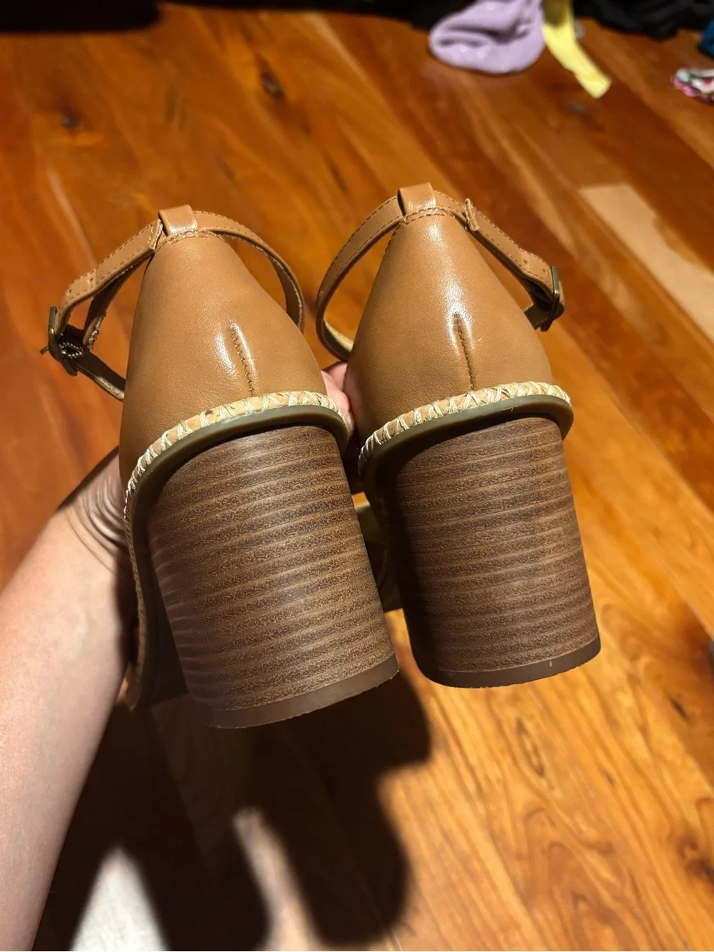 Crown Vintage: Leather Round Toe Camel colored casual chunky heel